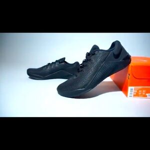 Nike Metcon 5 in Triple Black - Sz 15 Men’s - New in box